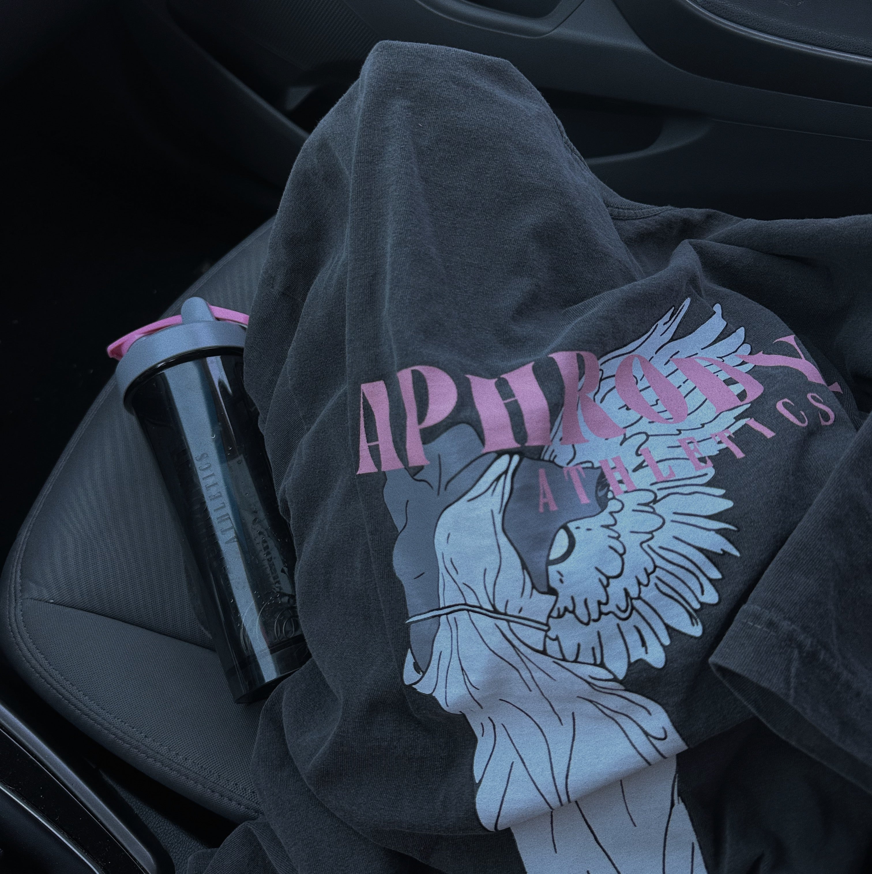 The Oversized Tee: A Fashion Essential for Confidence and Comfort